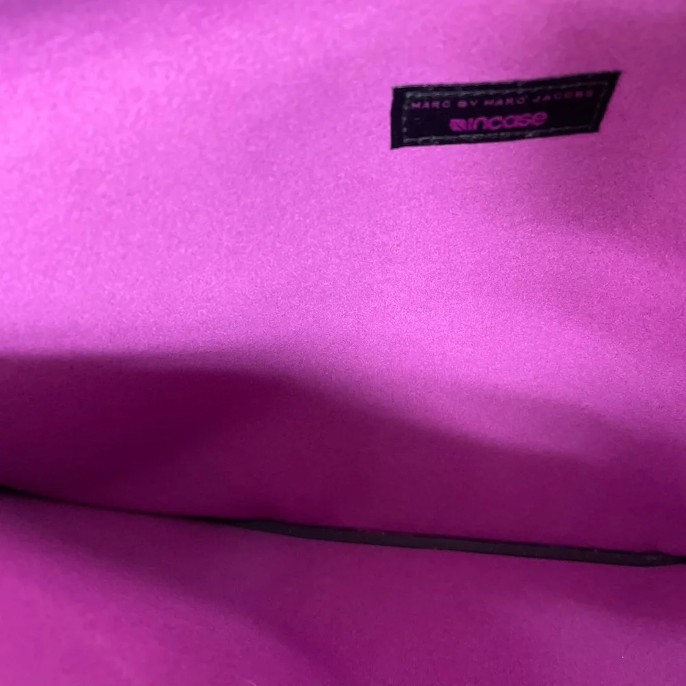 Marc By Marc Jacobs Tablet Kiss Bag